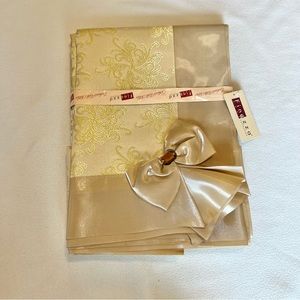 Finezza Home Collection Christmas Tablecloth